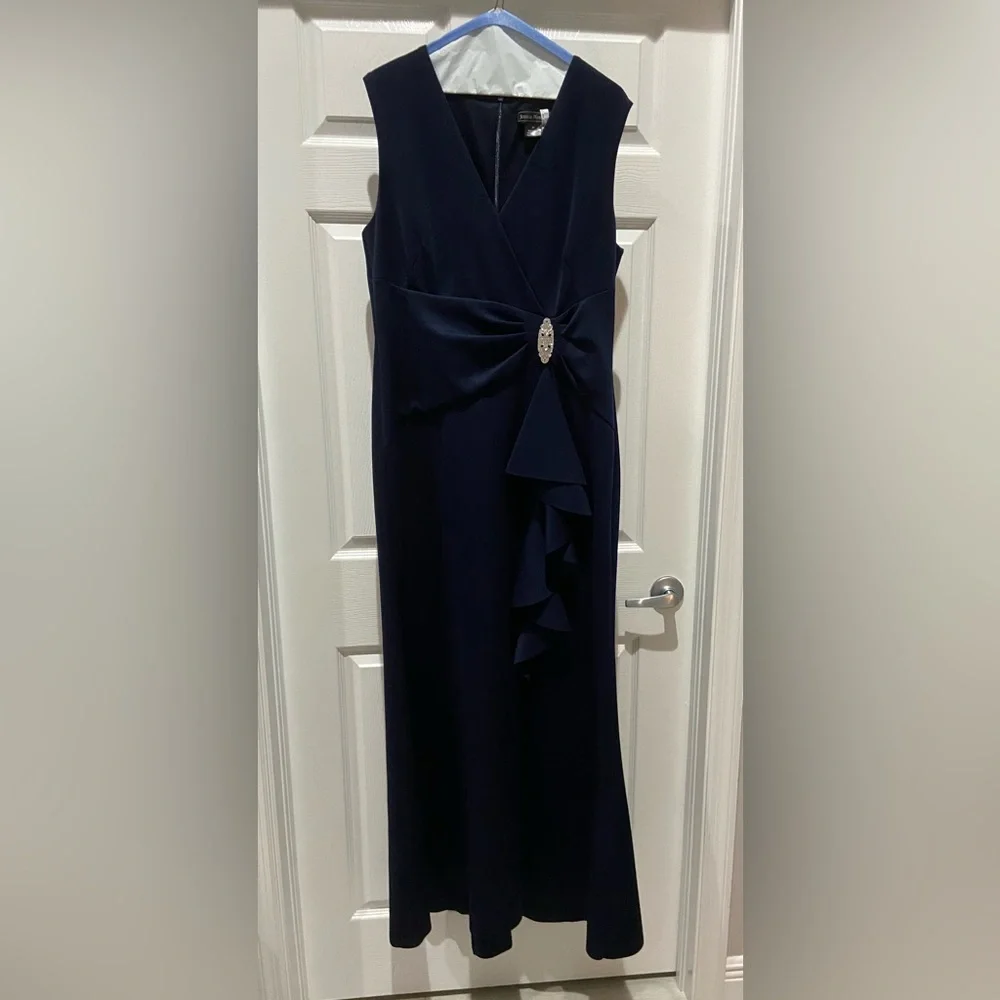Jessica Howard Navy Women's Scuba Cascade Ruffle Gown, worn once, size 16 - Picture 2 of 5